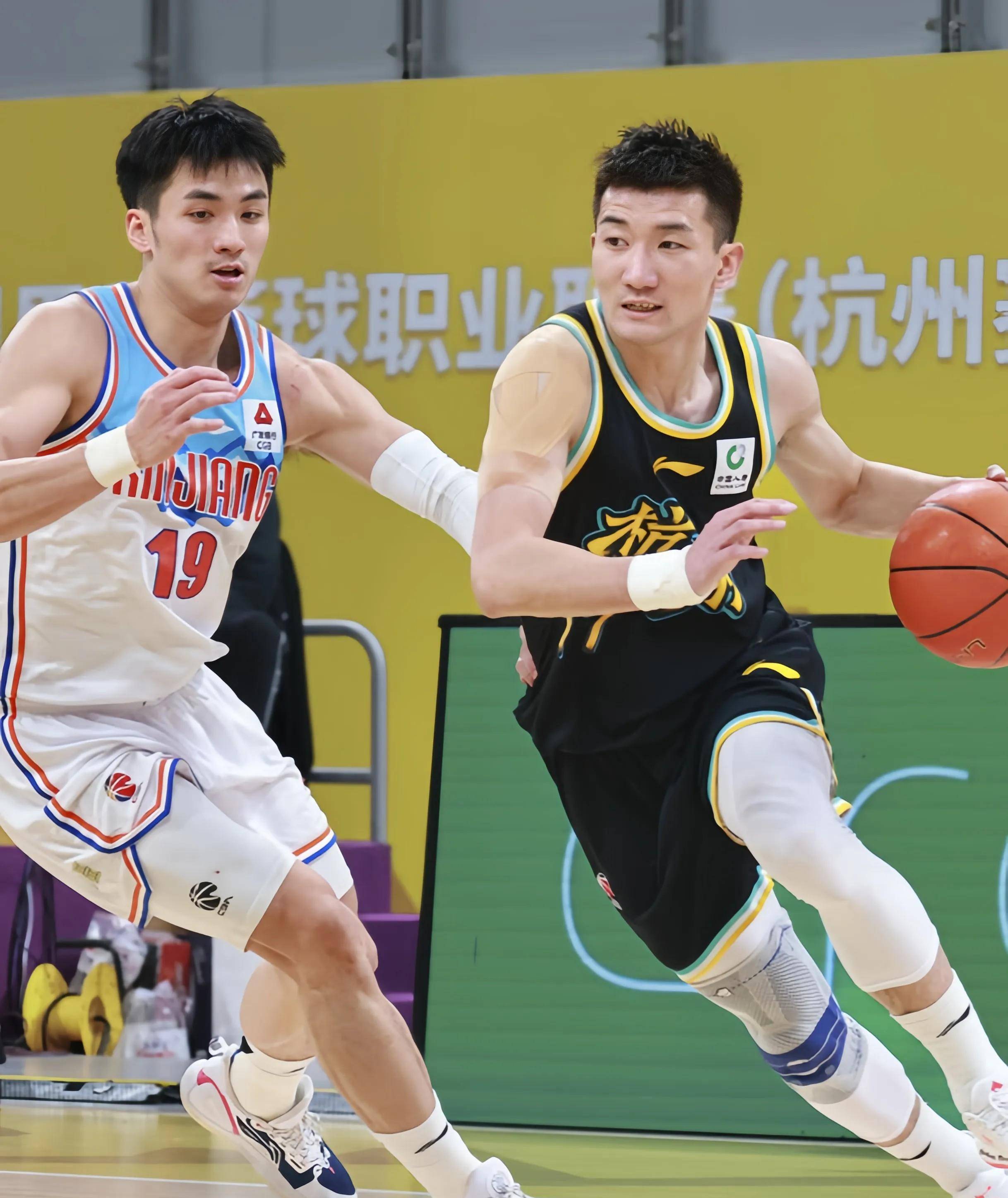 关于辽宁球员连续攻防坚持向胜利努力前行的信息